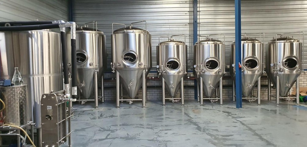 brewery beer brewing equipments,conical stainless steel beer fermenter,commercial brewery equipments for sale,how to start brewery,brewery equipment cost,beer tank,beer bottling machine,beer kegging machine,beer canning machine,craft beer brewing system for sale,brewery tanks,beer brewing equipment,brewery Europe, 1000L brewery equipment